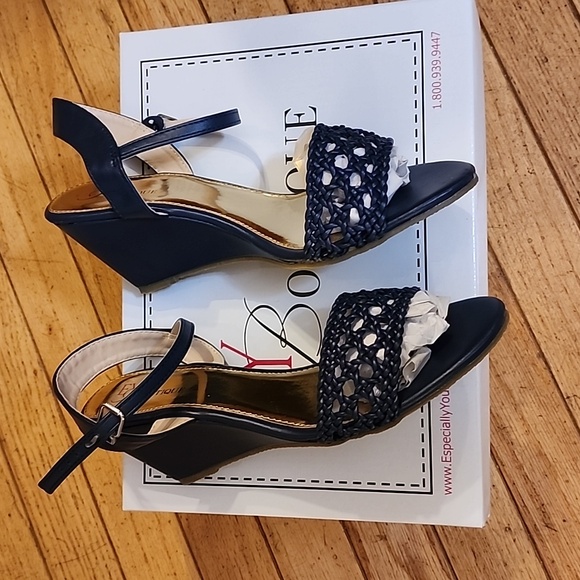 Sandals - Picture 2 of 6